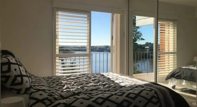Modern Studio Apartment With Pool And Amazing Views, Забронировать Апартаменты/квартира Отели Брисбна с бассейном, рядом с Queensland Treasury Corporation, Бассейн