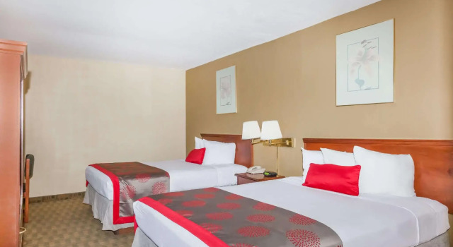 Четырёхместный номер Standard Ramada by Wyndham San Diego Poway Miramar