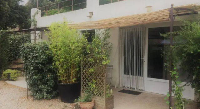 Bahçe manzaralı Standart çift kişilik oda Les deux chemins