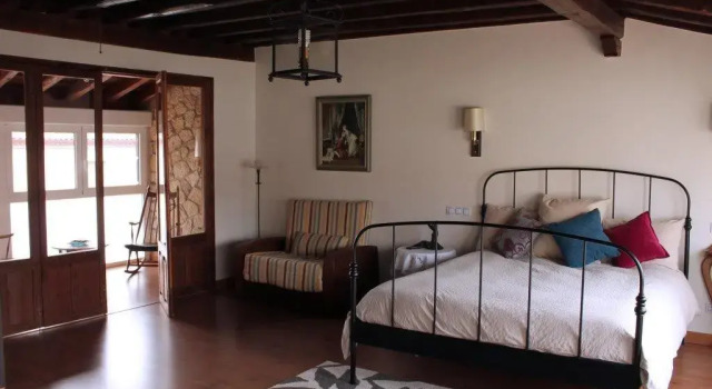 House In Burgos 102022, Забронировать Отель Бургос Burgos Province, рядом с Аббатство Сан-Лесмес