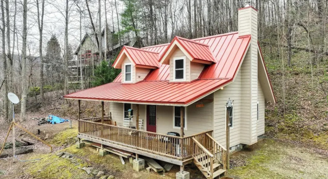 Коттедж Santeetlah Lake Retreat w/ Dock: Walk to Water!