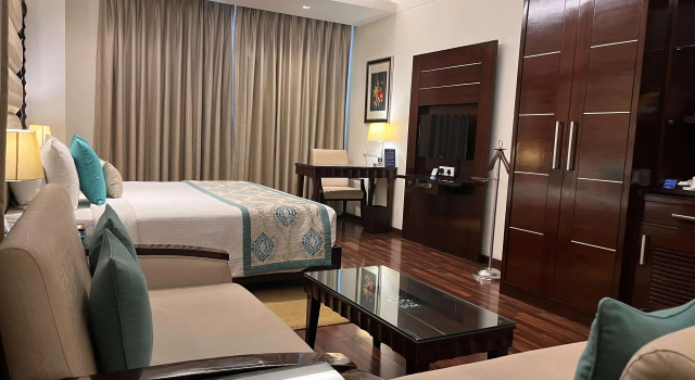 Deventure Sarovar Portico Kapashera