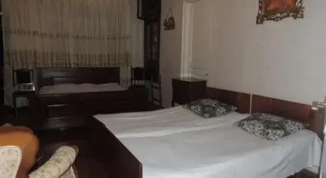 Feride, Book Hotel Makhinjauri 