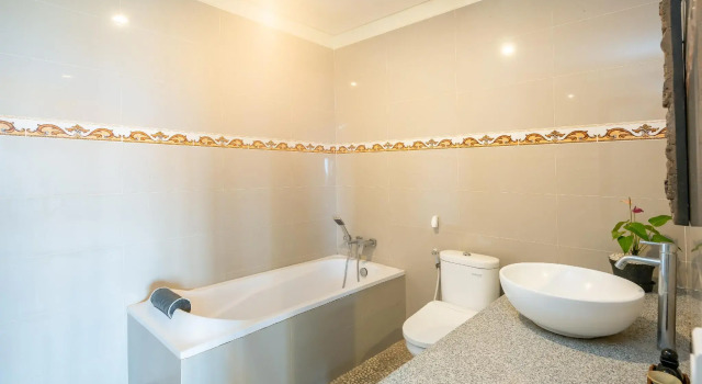 Вилла с 2 комнатами Mardika Private Villa