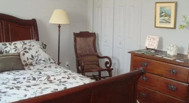 Wildwood Acres Bed And Breakfast, Забронировать Отель Отели Заповедника Point Petre Wildlife Conservation Area с парковкой, Парковка