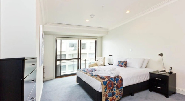QV Air-conditioned Apartment with Carpark (904)