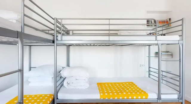Кровать в общем номере (мужской номер) Cameleon Paris Guesthouse