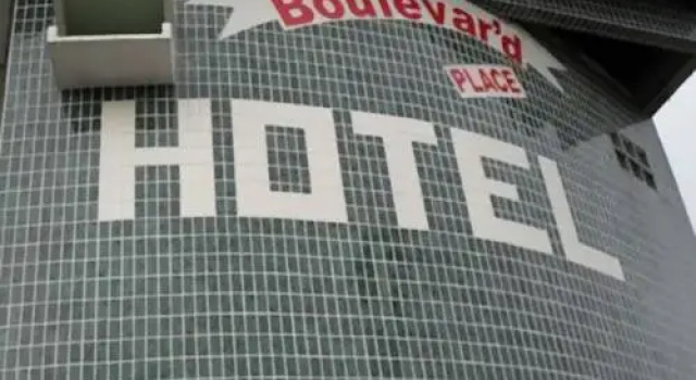 Boulevard Place Hotel