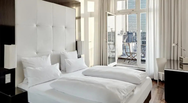 Двухместный номер Standard с балконом The Pure, Frankfurt, a Member of Design Hotels