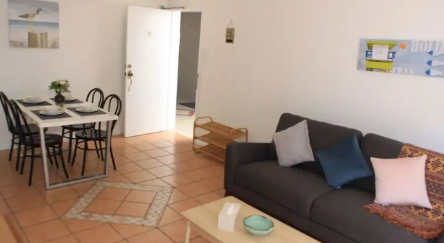 Contemporary Convenient Central Retreat