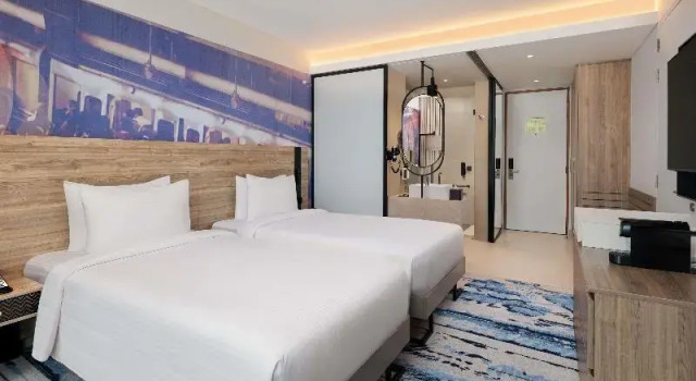 Шестиместный номер Executive Novotel New Delhi City Centre