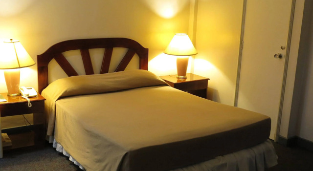 Adriatico Arms Hotel, Забронировать Отель Манила 