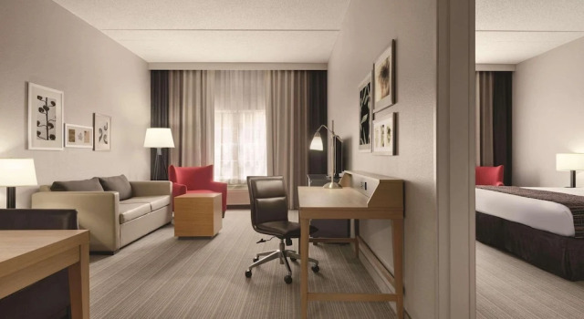 Люкс c 1 комнатой Country Inn & Suites by Radisson, Coralville, IA