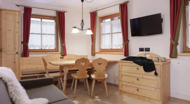 Люкс Chalet Tyrolian Apartments - by Familiaris - Pools 500 meters