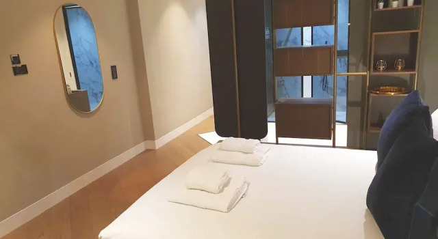 Soho Living 2-Bedroom Apartment in Soho