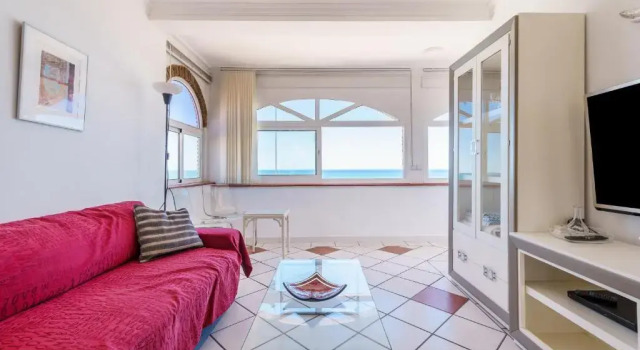 16 House in front of the sea, Забронировать Отель Эль-Фаро Испания