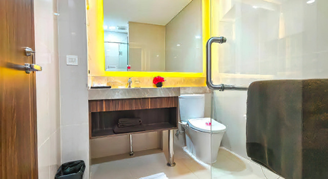 Suite Le Premier Hotel Deltamas