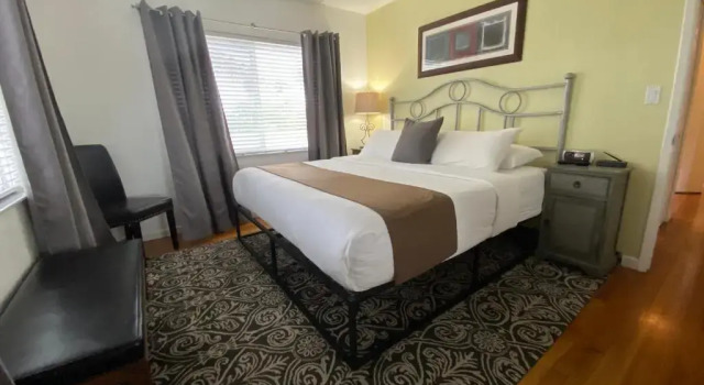 Люкс с 2 комнатами The Cabanas Guesthouse & Spa - Gay Resort catering to Gay Men