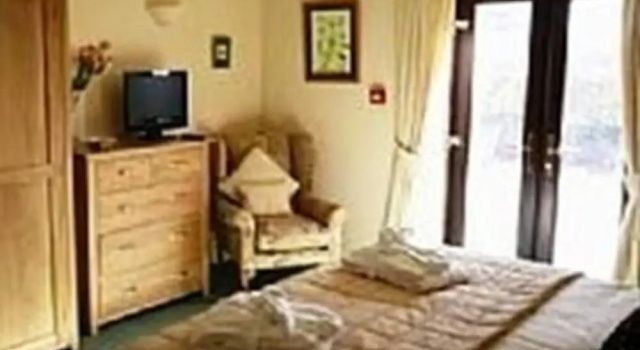 Tan-Yr-Onnen Guest House, Забронировать Гостевой дом Waen Южный Уэльс