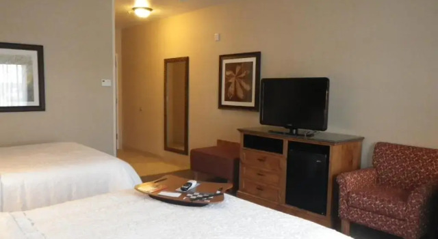 Четырёхместный номер Superior Hampton Inn & Suites Buffalo