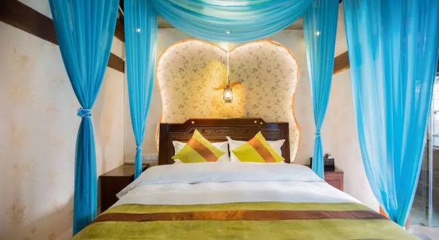 Kuixiangyuan Inn, Забронировать Отель Отели Лицзян с бассейном, рядом с Улица Сквер-стрит Древнего города Даянь, Бассейн