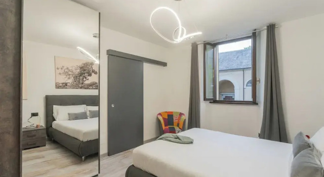 Bell Tower Square by Rent all Como, Prenota Appartamento Lenno Como