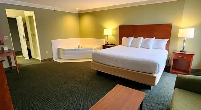 Номер Deluxe Baymont by Wyndham Mackinaw City