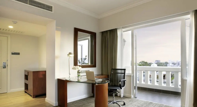 Двухместный номер Premier Equatorial Ho Chi Minh City