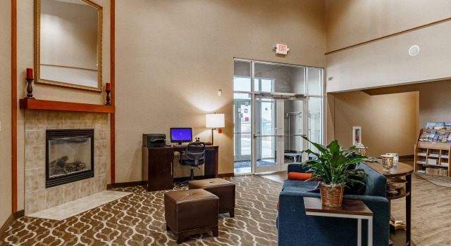 Comfort Suites at Royal Ridges, Rezervați Hotel Hoteluri în Ripon cu parcare, Parcare