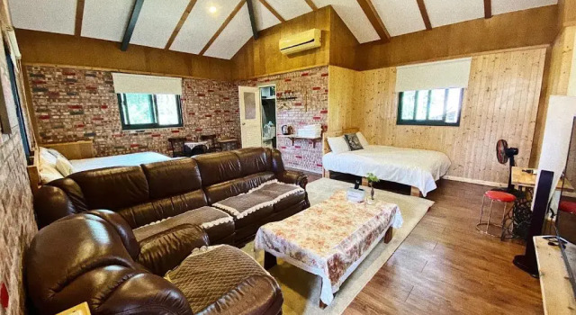 Standardní Rodinný pokoj Red brick 642 B&B