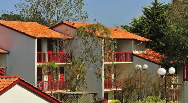 Hotel Club Vacanciel Guethary, Забронировать Отель Отели Гетари с бассейном, Бассейн