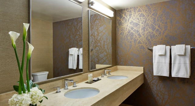 Четырёхместный номер Standard DoubleTree by Hilton Golf Resort Palm Springs