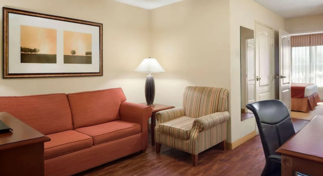 Люкс Country Inn & Suites by Radisson, Baltimore North, MD