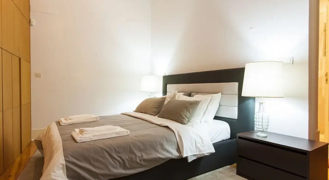 ALTIDO Elegant 3BR Apt w/workspace in Chiado