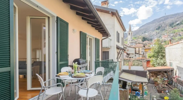 Ponente Balcony in Gravedona, Prenota Appartamento Gravedona Como