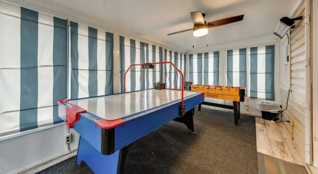 Коттедж Game Room, Hot Tub & Fire Pit: Pocono Lake Escape!