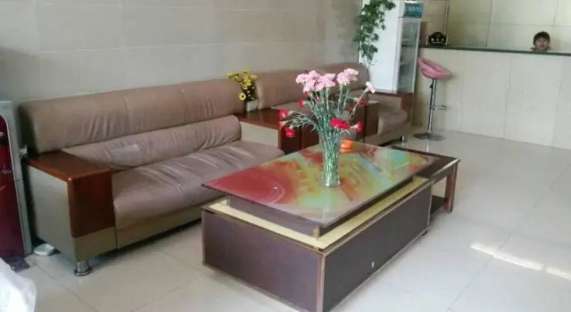 Longyang Business Hotel