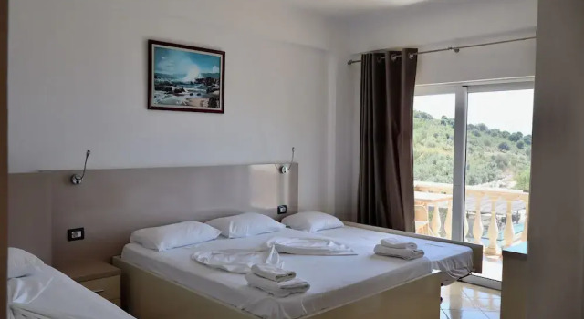 Четырёхместный номер Standard с балконом и с видом на море Mucobega Hotel