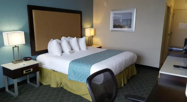 Номер Standard Wyndham Garden Kenosha Harborside