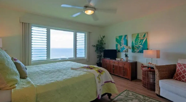 Alii Kai 5301-oceanfront views from every window, prime top floor corner!