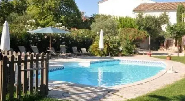 Номер Standard Logis Hôtel La Bastide des Monges