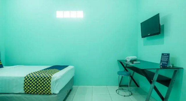OYO Life 1889 Mbuahpage, Book Hotel Karawang West Java