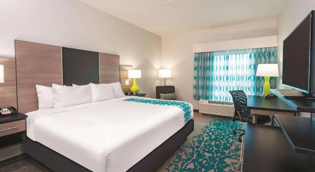 Двухместный номер Standard La Quinta Inn & Suites by Wyndham Cleveland near Lee Univ
