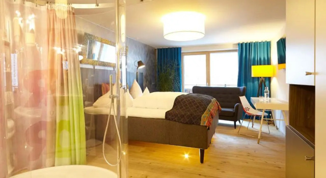 Номер Standard Raffls Tyrol Hotel