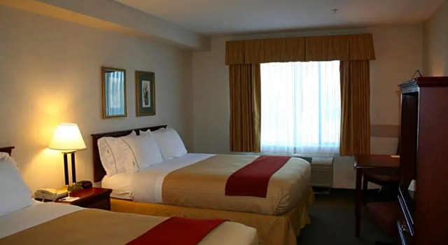 Студия Evergreen Inn & Suites