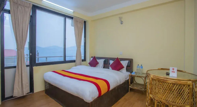 OYO 460 Hotel Landmark, Забронировать Отель Дхуликхел 