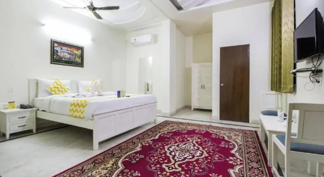 Люкс Hotel DVL INN- Near Jalmahal Jaipur