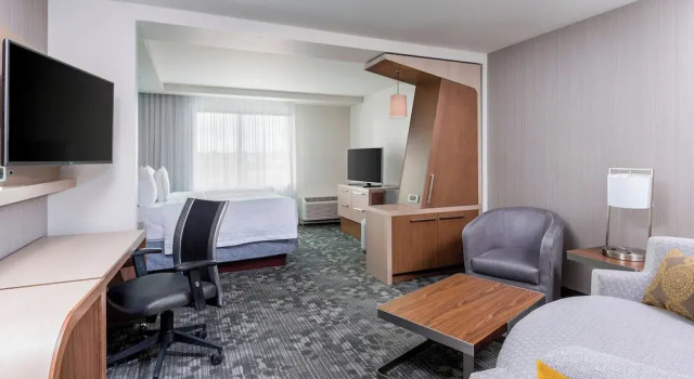 Двухместный люкс Courtyard by Marriott Bismarck North
