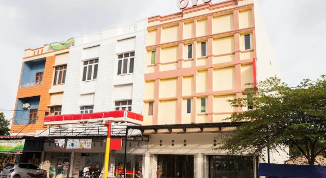 Hotel Winston by OYO Rooms, Book Hotel Hoteller i Batang Kuis med parkering, Parkering