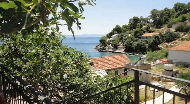 Studio Apartment With Terrace and sea View,30m Distant From the Beach!, Забронировать Апартаменты/квартира Скозанье Сплитско-Далматинская жупания